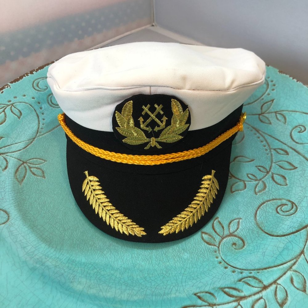 Military Style Hat in Like New Condition!